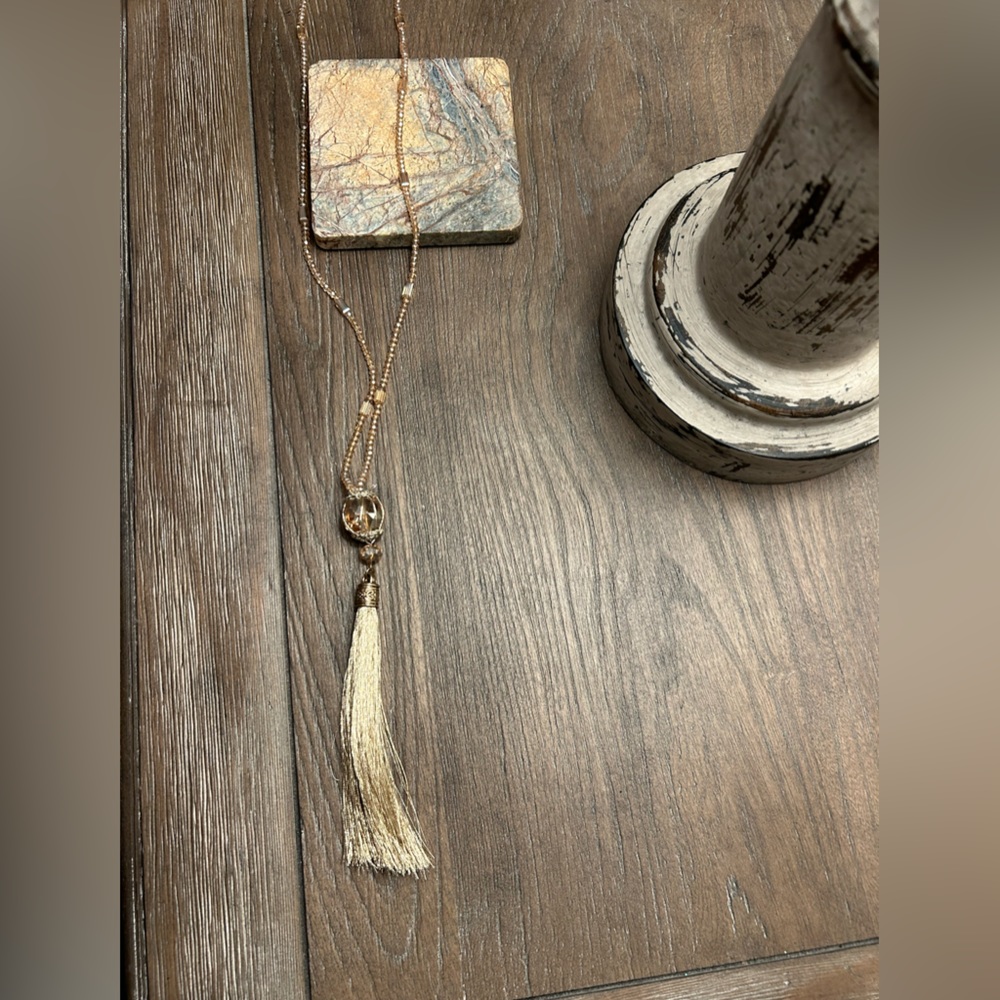 Gold shiny necklace